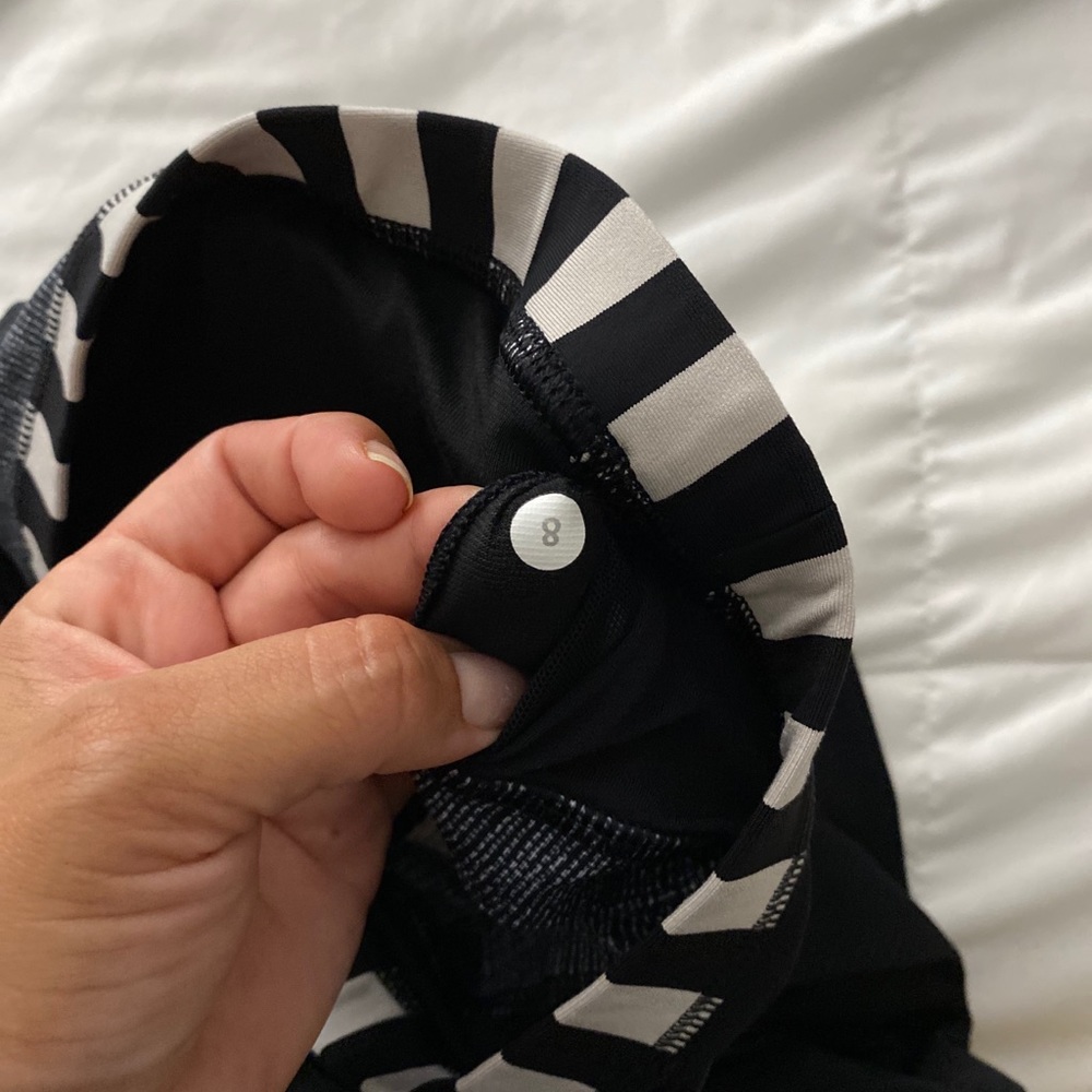 Lululemon Restless tank 8 stripes - Picture 7 of 7